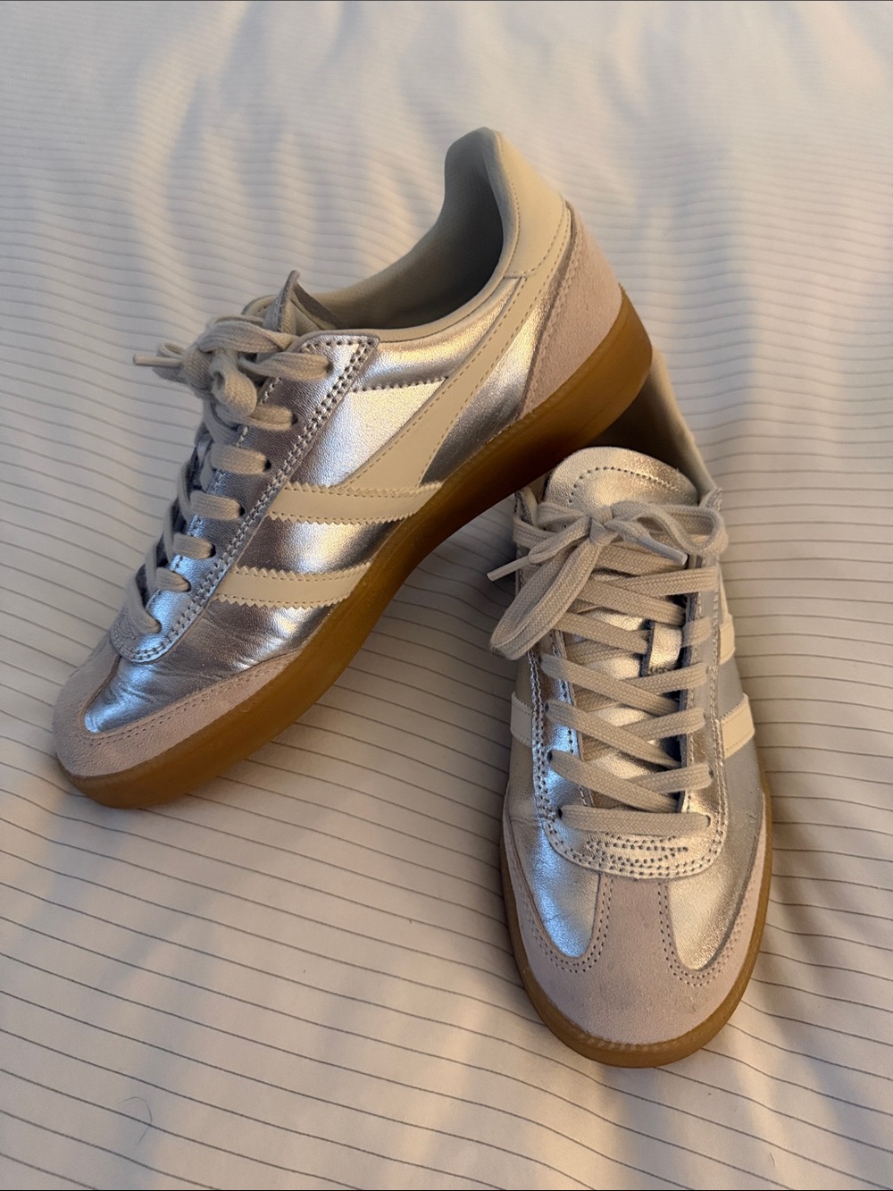 Gola Viper Metallic Silver Low-Top Sneakers with Gum Sole